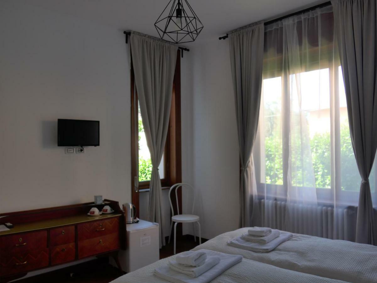 La Tana Rooms Лено Экстерьер фото