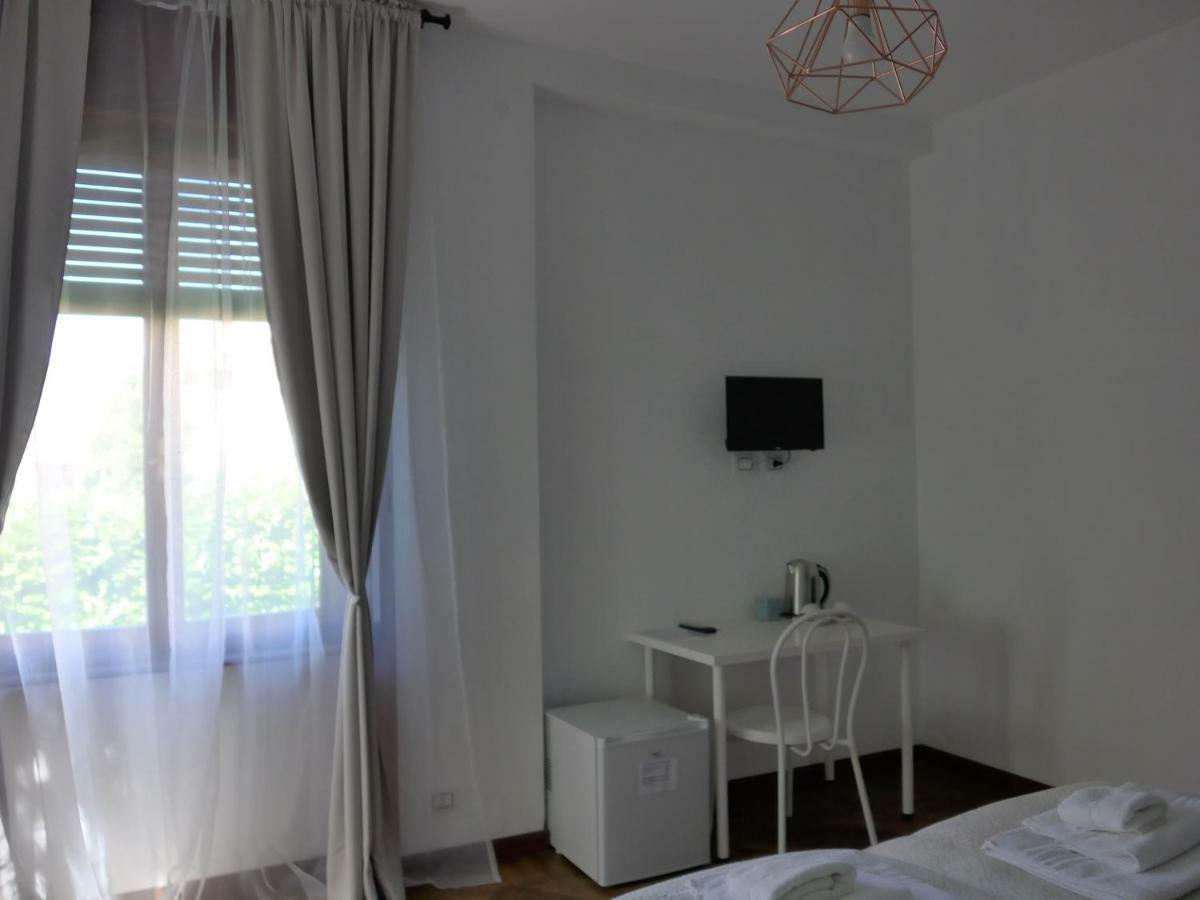 La Tana Rooms Лено Экстерьер фото