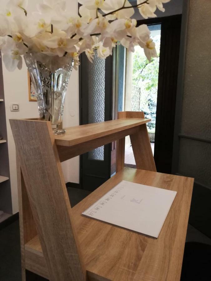 La Tana Rooms Лено Экстерьер фото